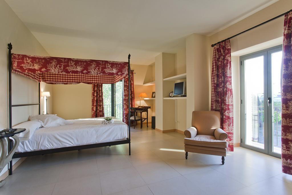 Hotel Villa マルシーリャ エクステリア 写真